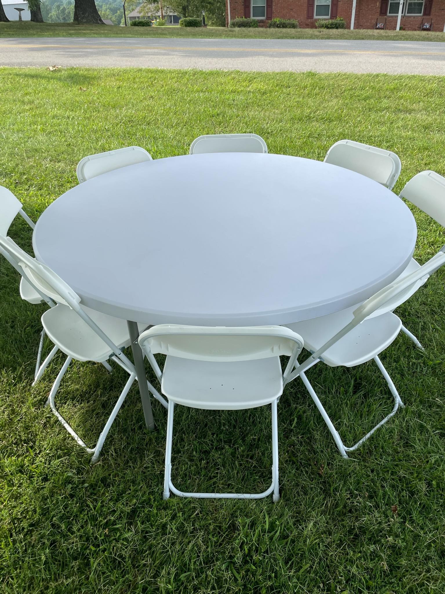 60_ Round Table & Plastic Folding Chairs